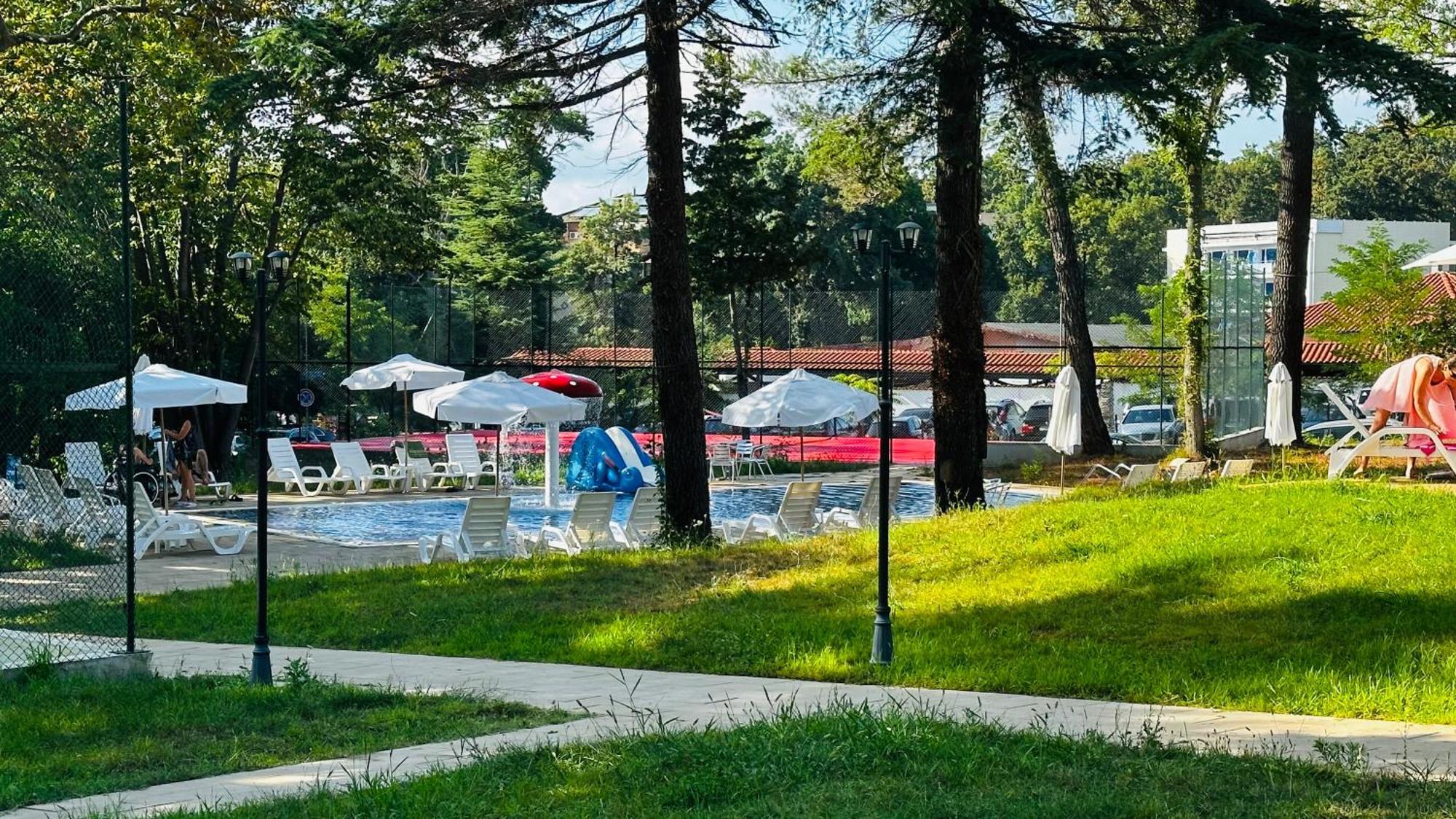 Queen Nelly Park Kiten  Extérieur photo