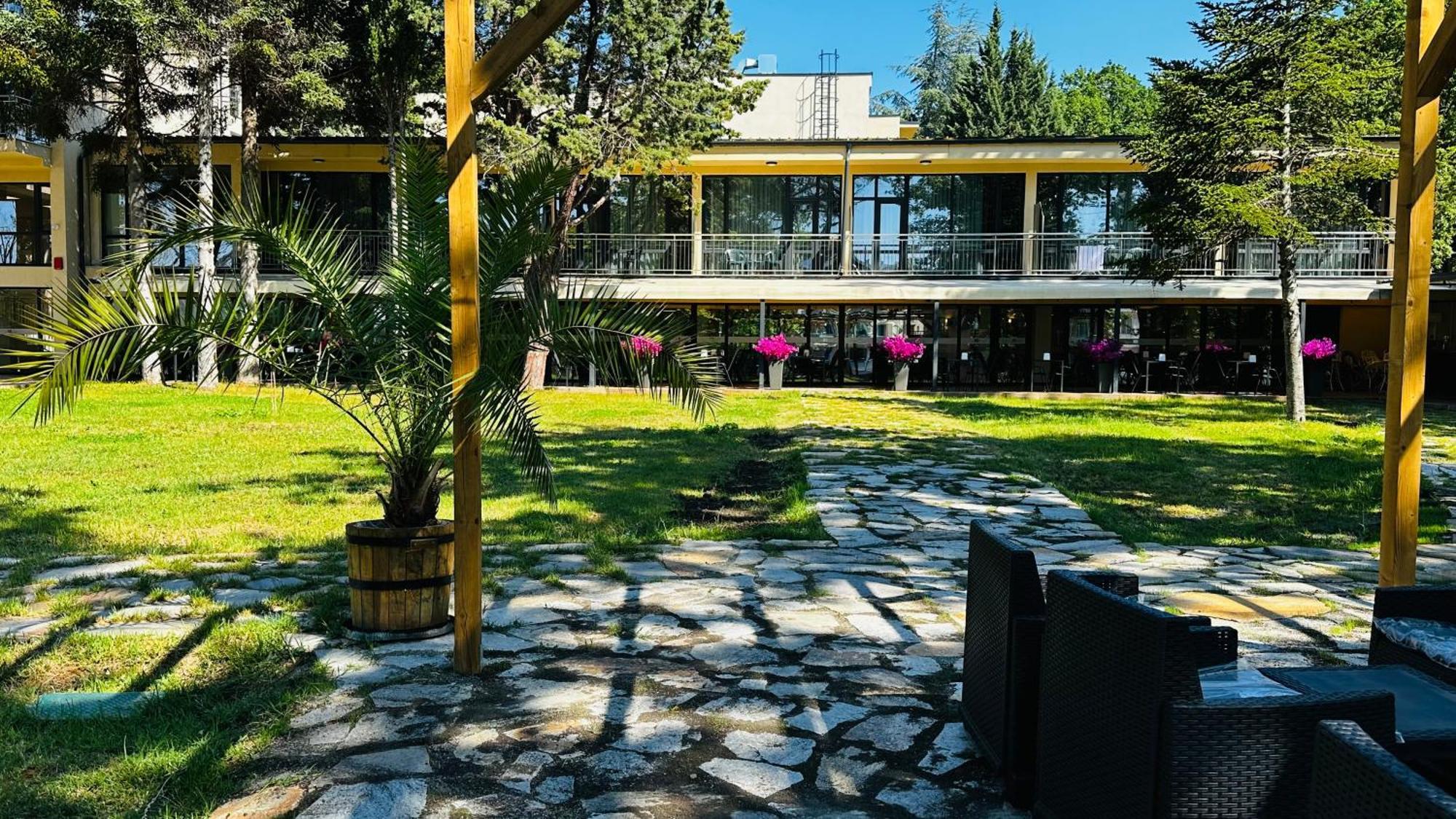 Queen Nelly Park Kiten  Extérieur photo