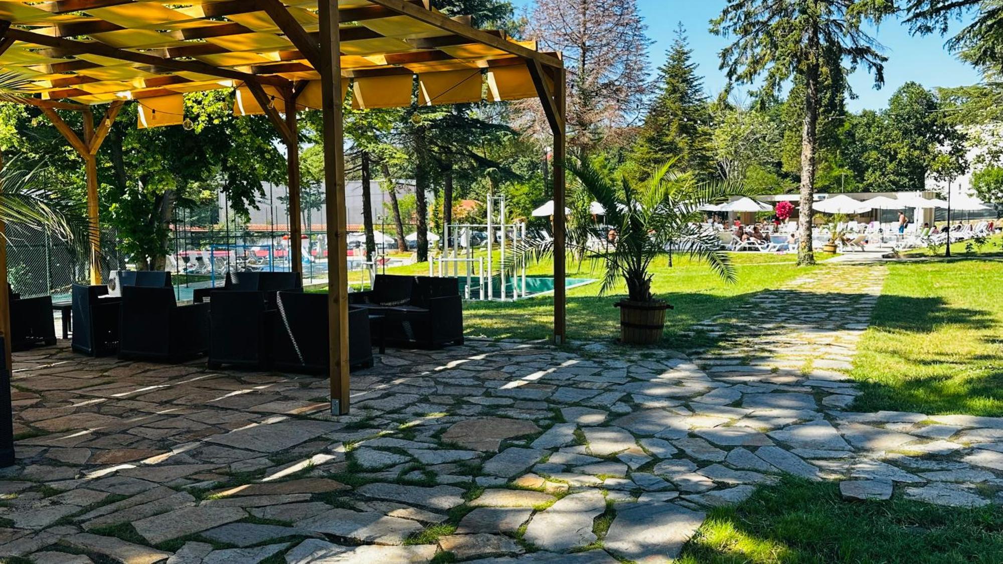 Queen Nelly Park Kiten  Extérieur photo